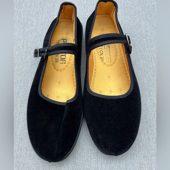 Black faux suede flat shoes, round toe,strap across,metal closure,rubber sole, 7 - Picture 1 of 9